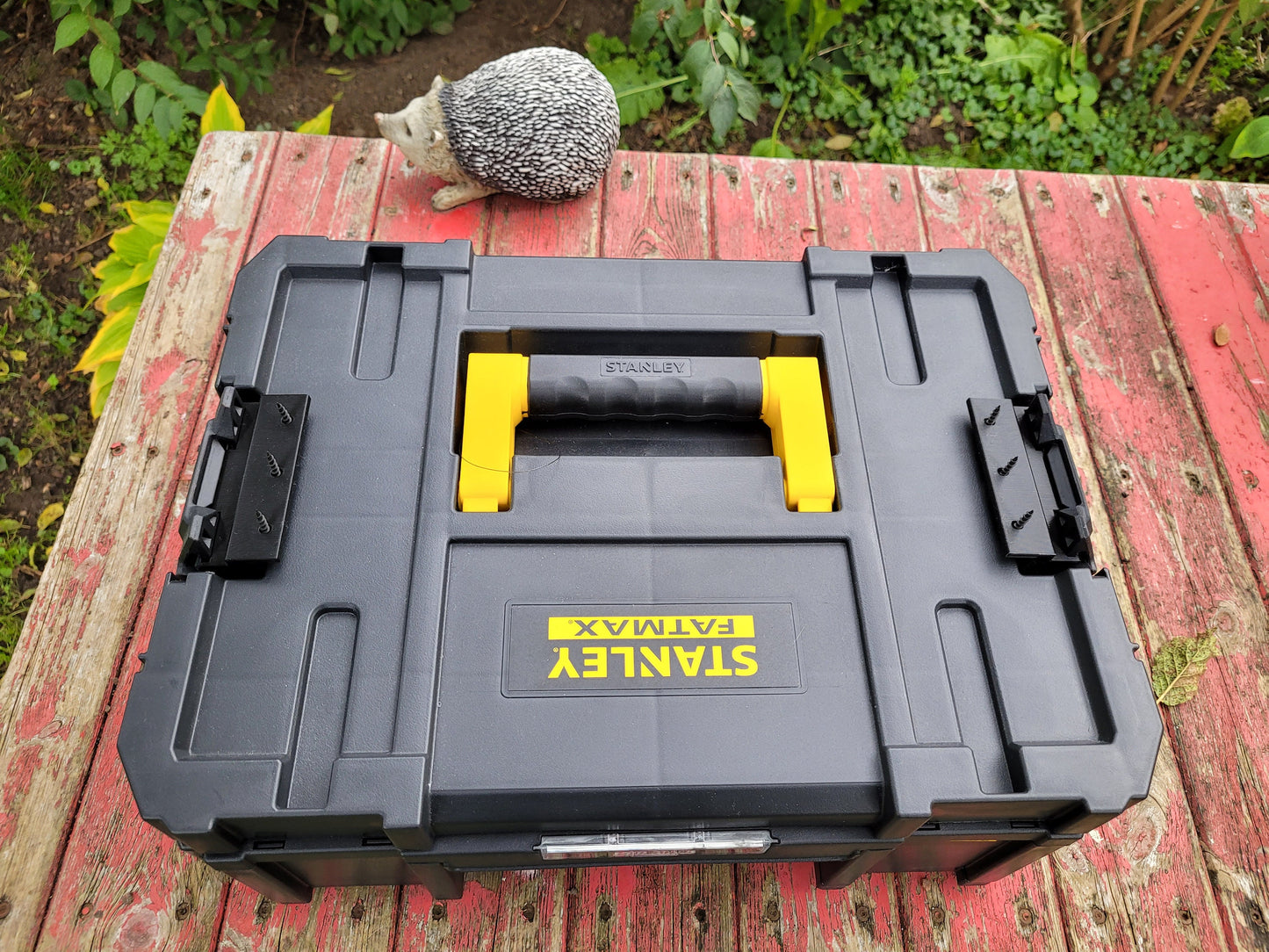 Clippable Stanley Fatmax tabletop mount