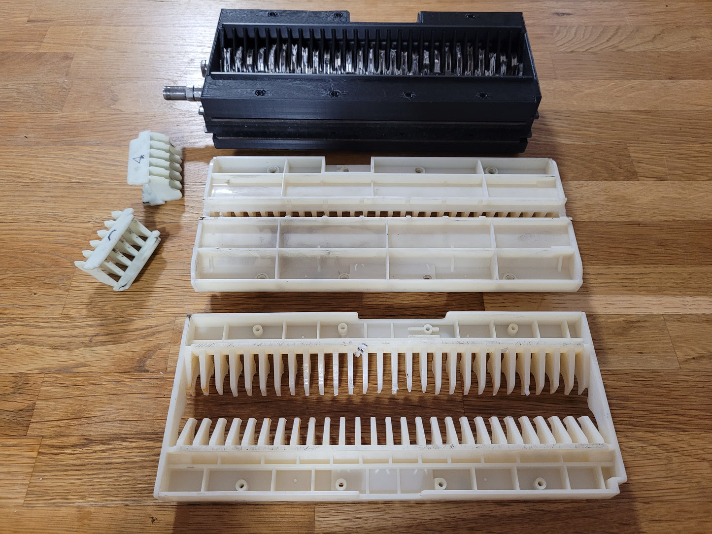HSM Shredstar X8 X10 blade separator assembly