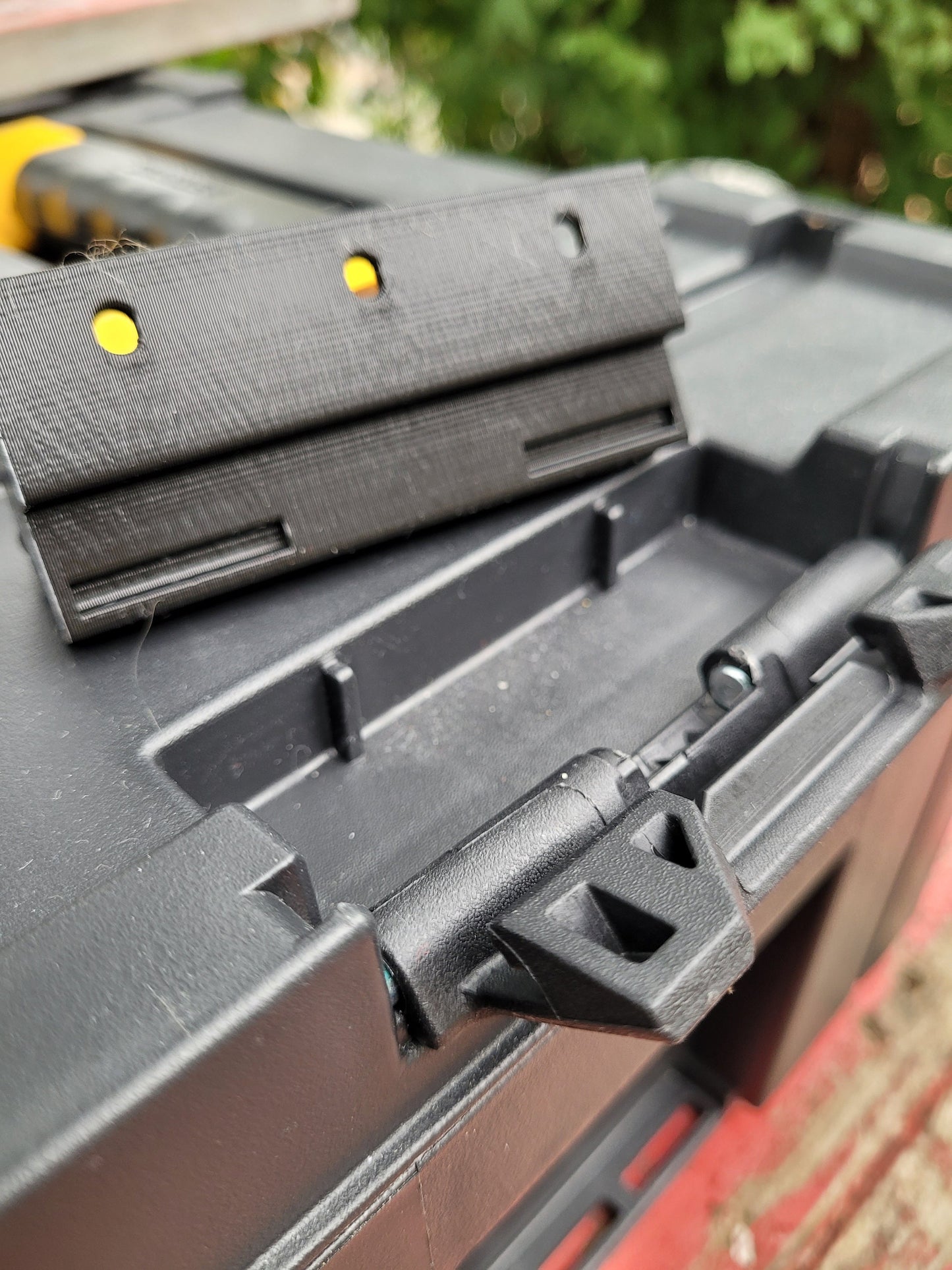 Clippable Stanley Fatmax tabletop mount