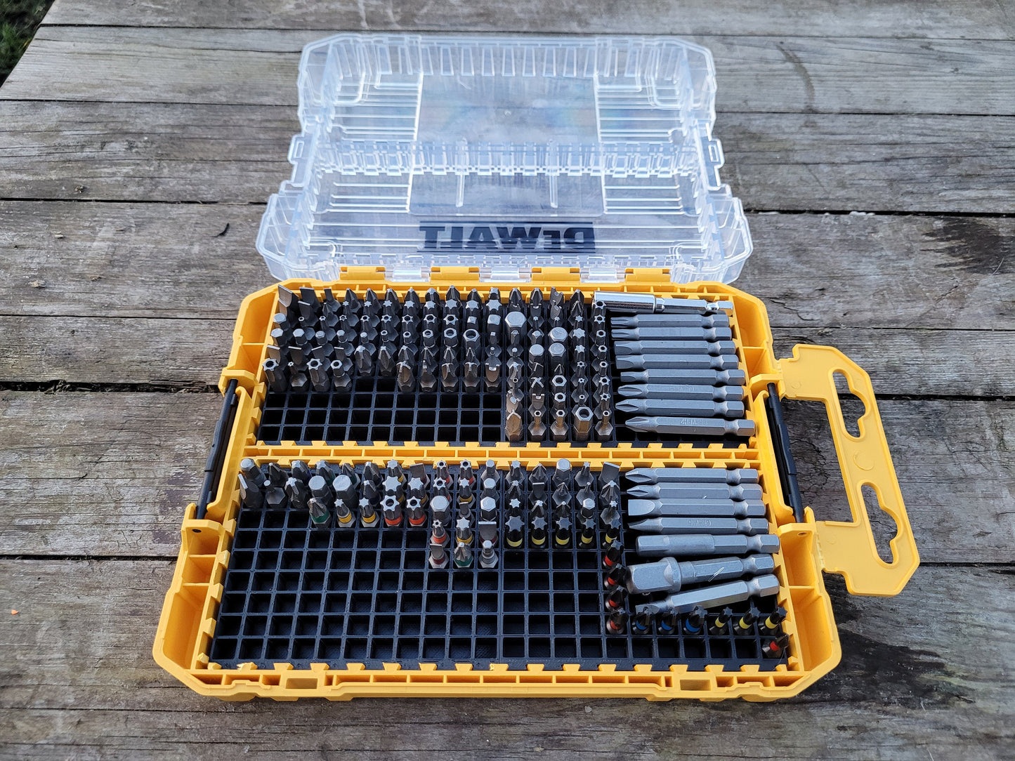 Dewalt Medium tough case+ bit holders