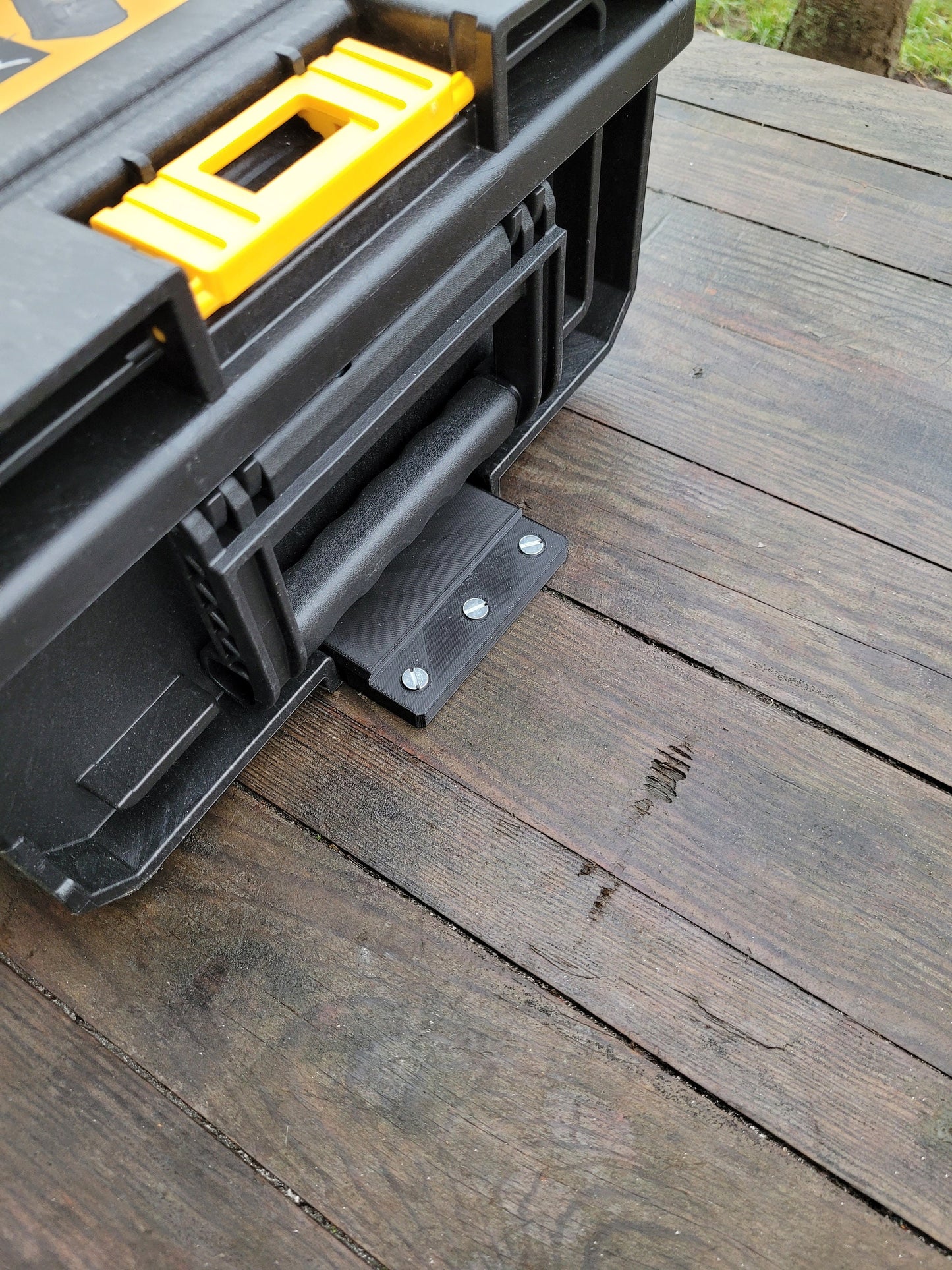 Holder mount for Dewalt Toughsystem