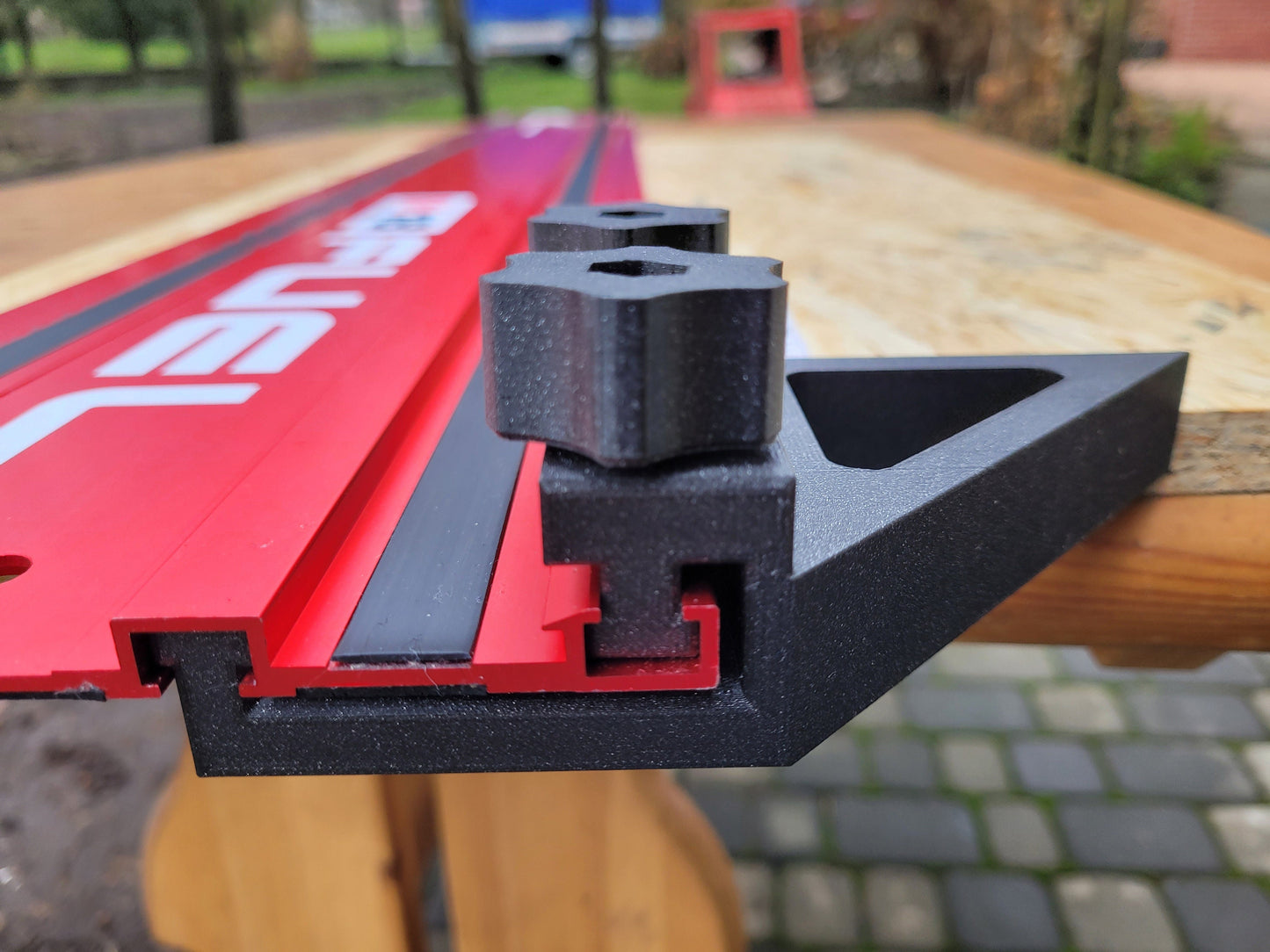 Track rail square fence for Milwaukee M18 rails