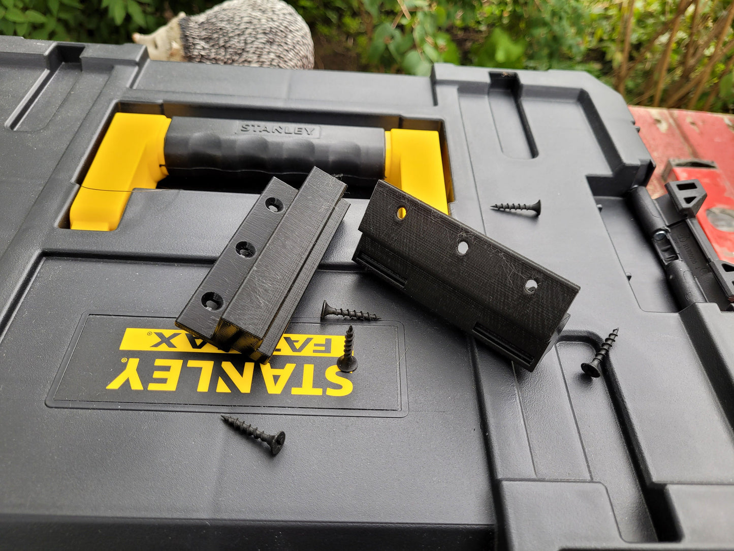 Clippable Stanley Fatmax tabletop mount