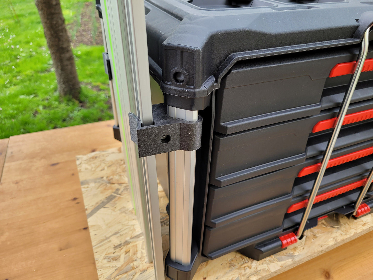 Rail mount for Milwaukee packout and Festool rails