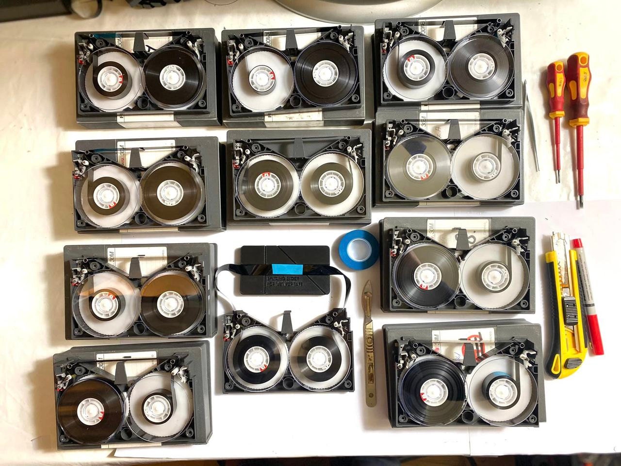 Splicing block for 1/2 inch VCR tape