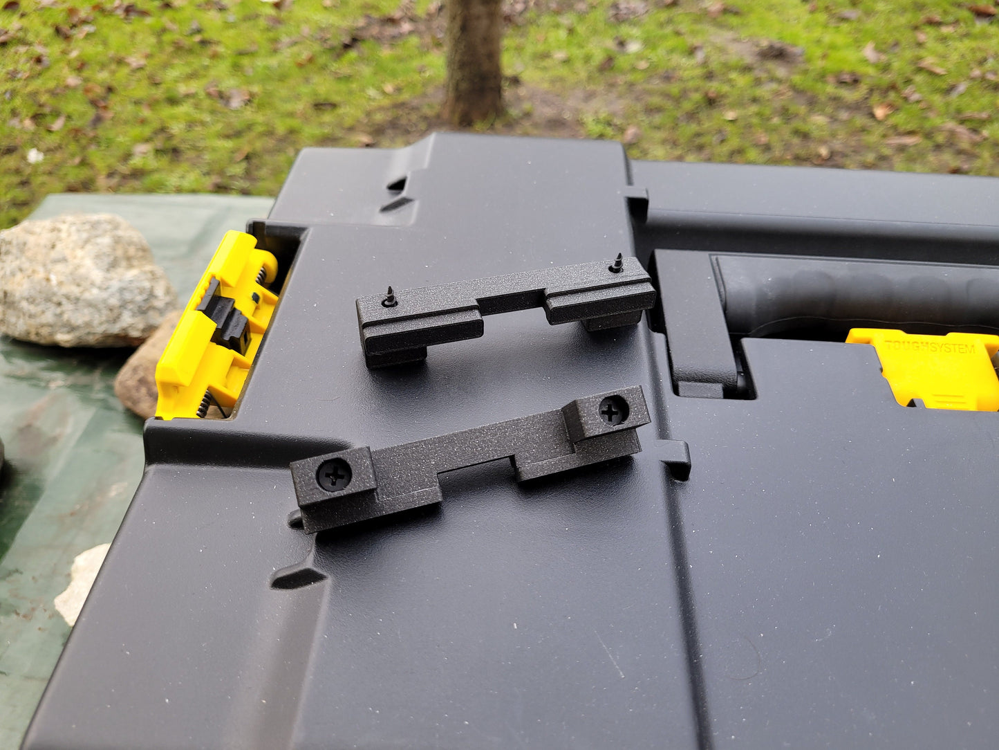 Clippable Toughsystem 2.0 tabletop mount (1 set)