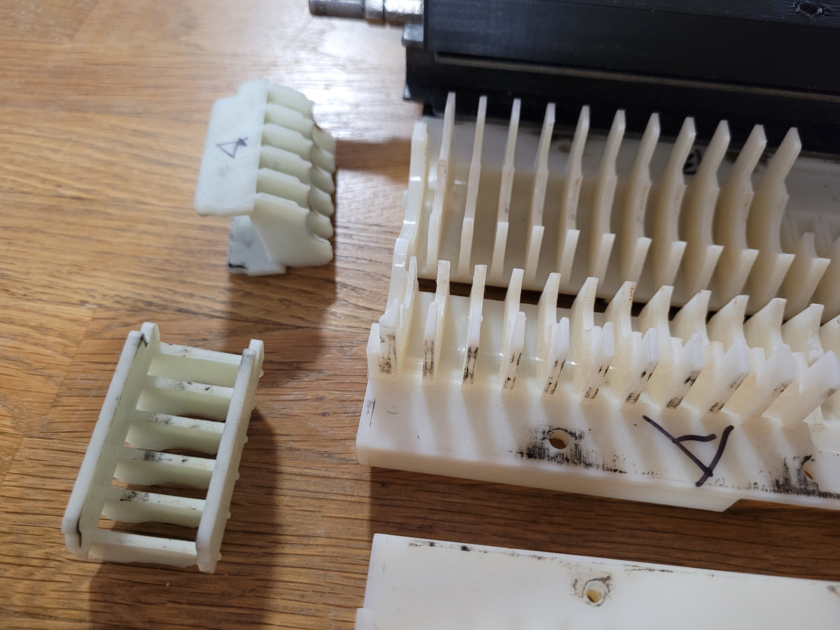 HSM Shredstar X8 X10 blade separator assembly