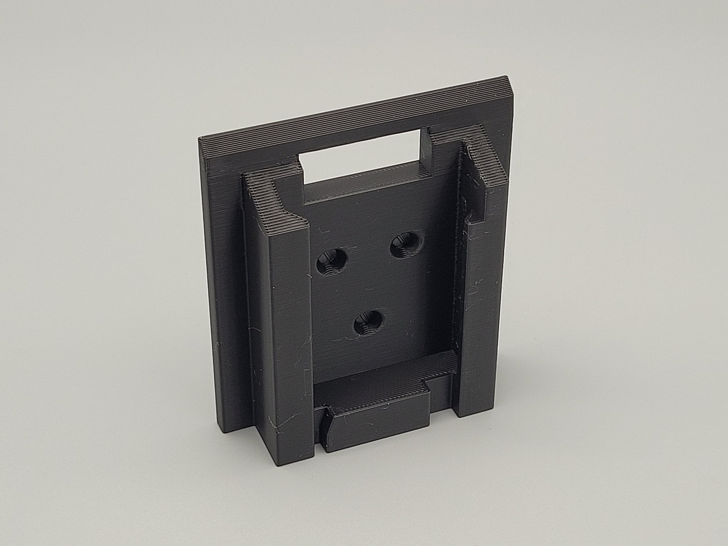 Wall Mounted Black and Decker Battery Holder – Single Battery Storage Bracket