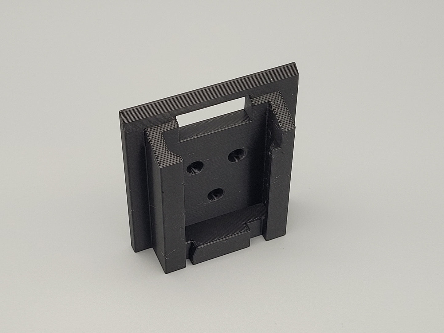 Wall Mounted Black and Decker Battery Holder – Single Battery Storage Bracket