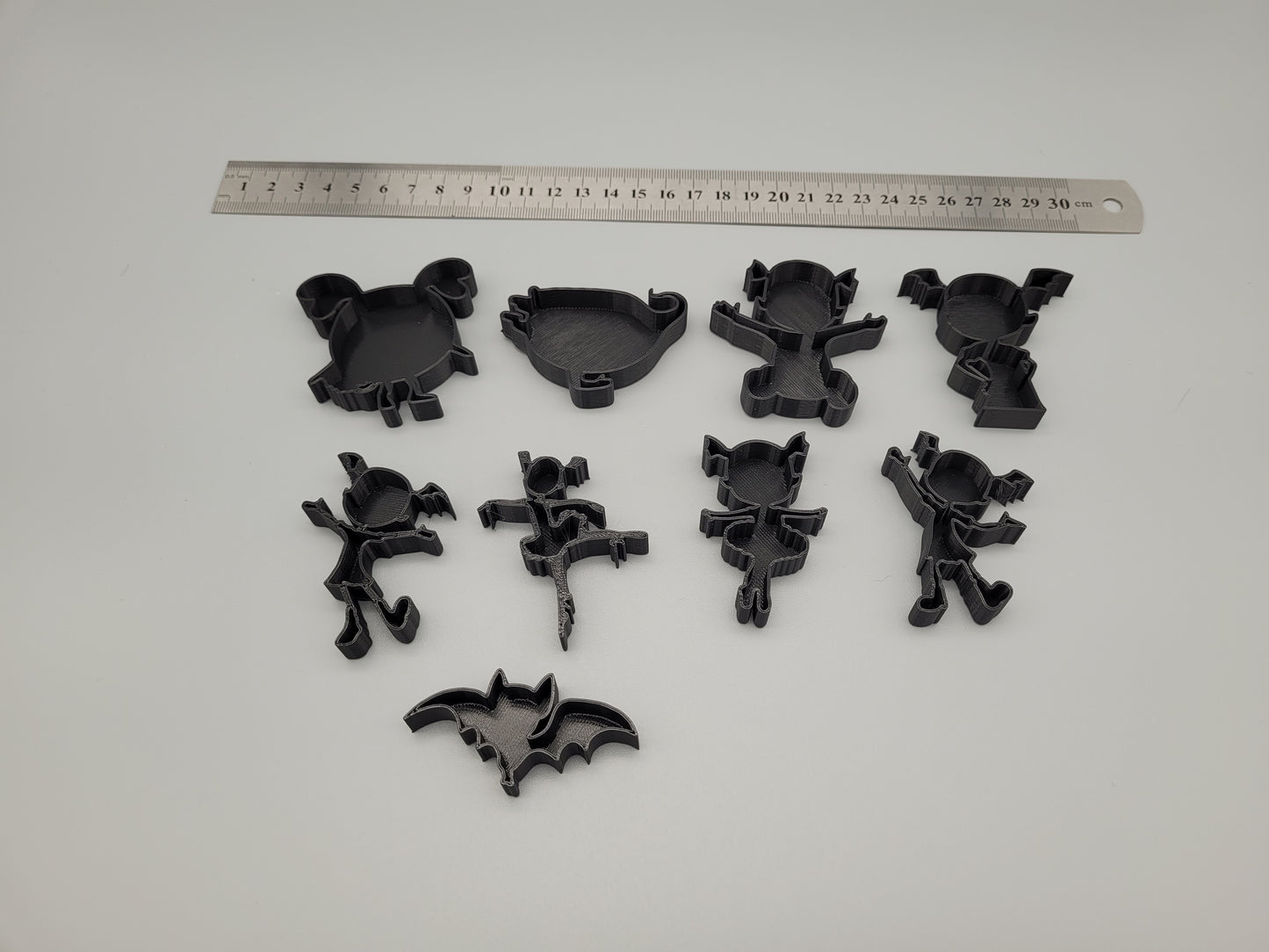 Zestaw stempli i wykrojników Vampirina (9 elementów) | do rękodzieła i pieczenia dla dzieci