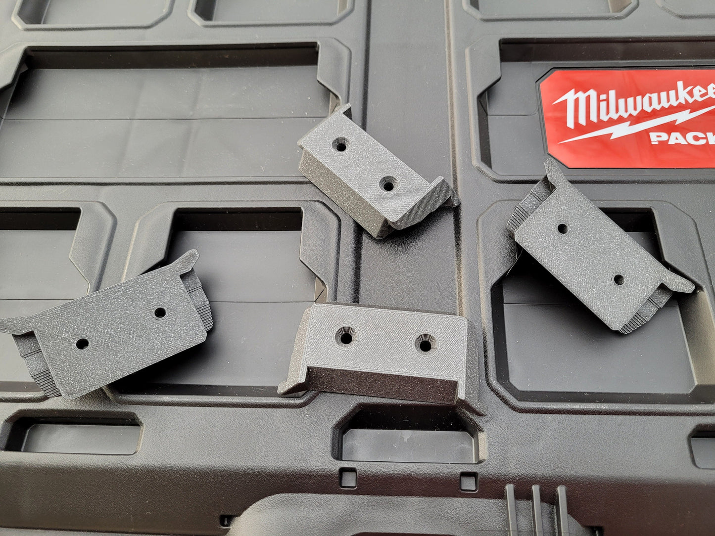 Milwaukee Packout tabletop mount (1 full set)