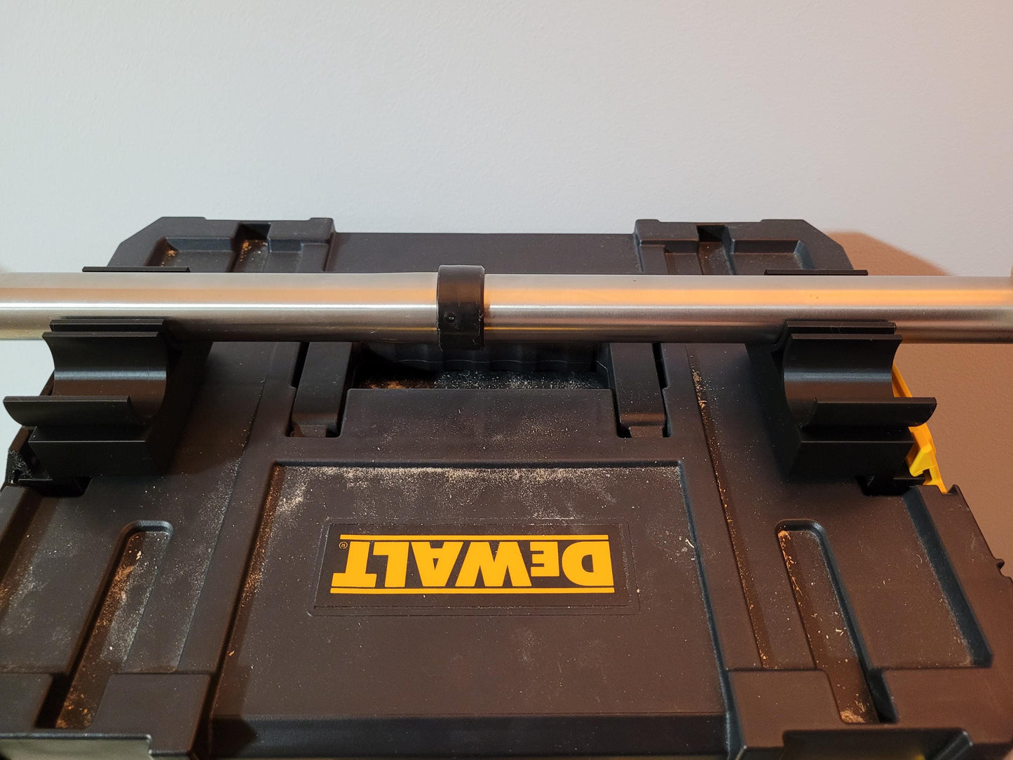 Clippable DeWalt tstak 36 mm hose mount