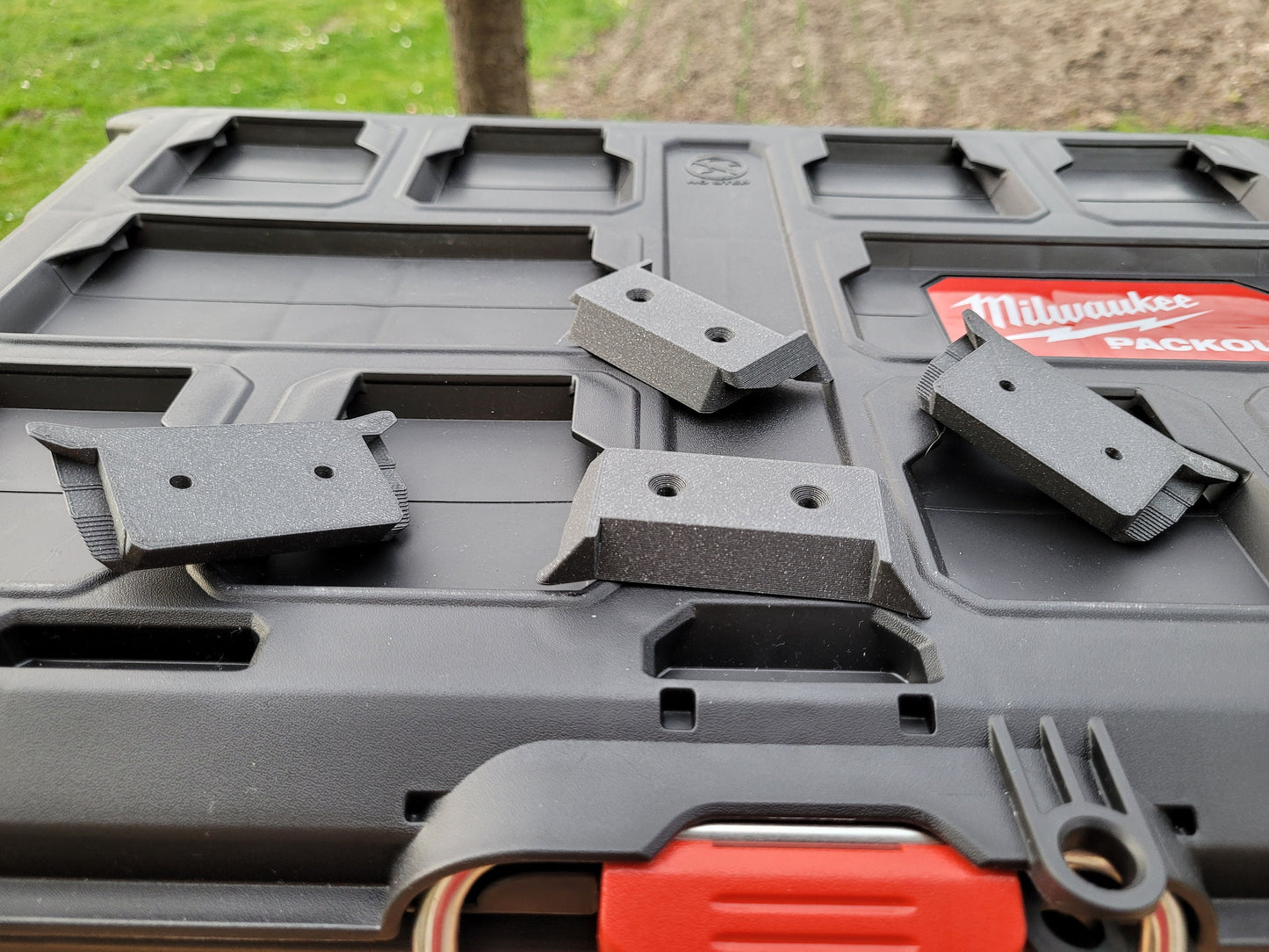Milwaukee Packout tabletop mount (1 full set)