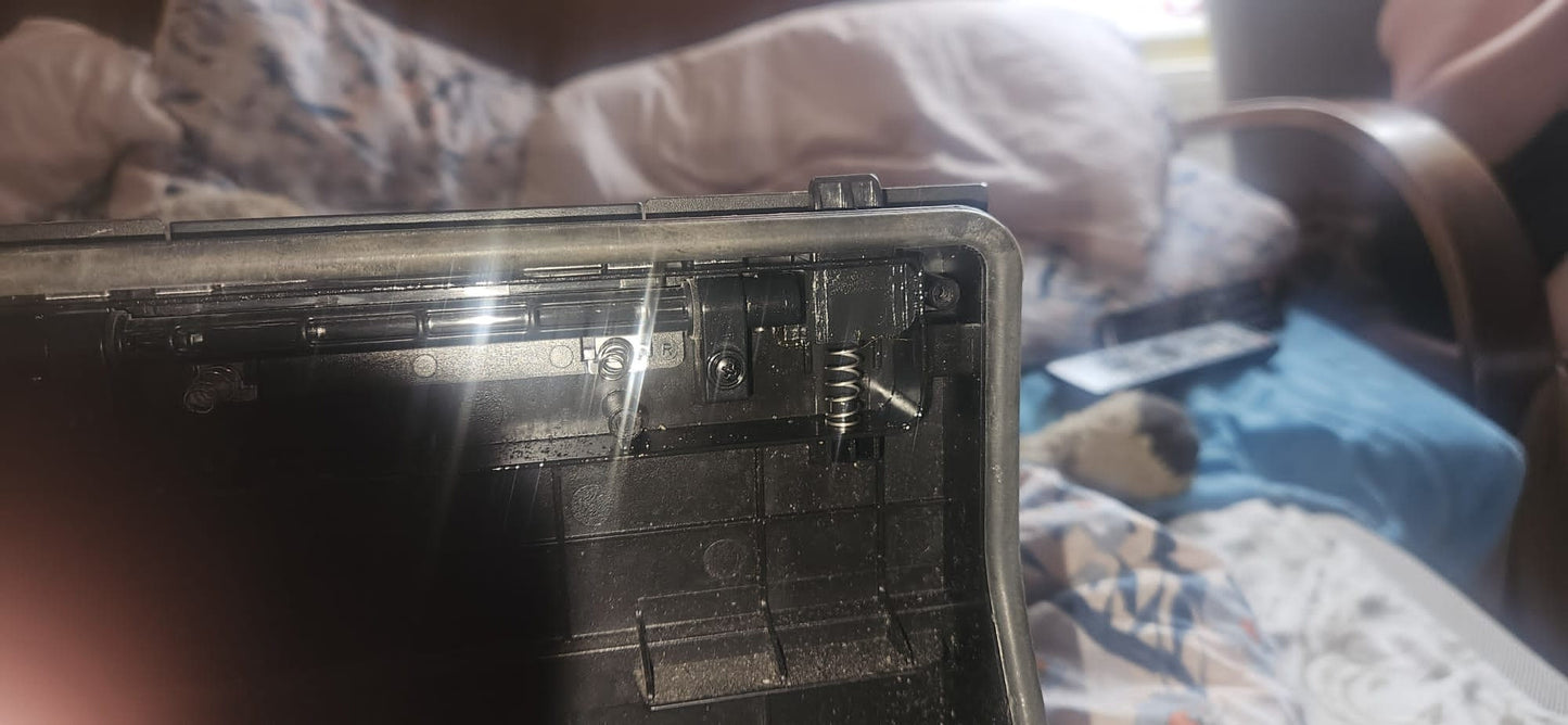 Hinge clip set for Dewalt Radio