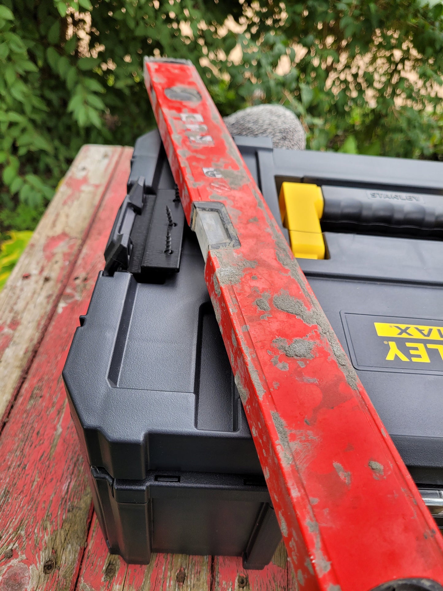 Clippable Stanley Fatmax tabletop mount