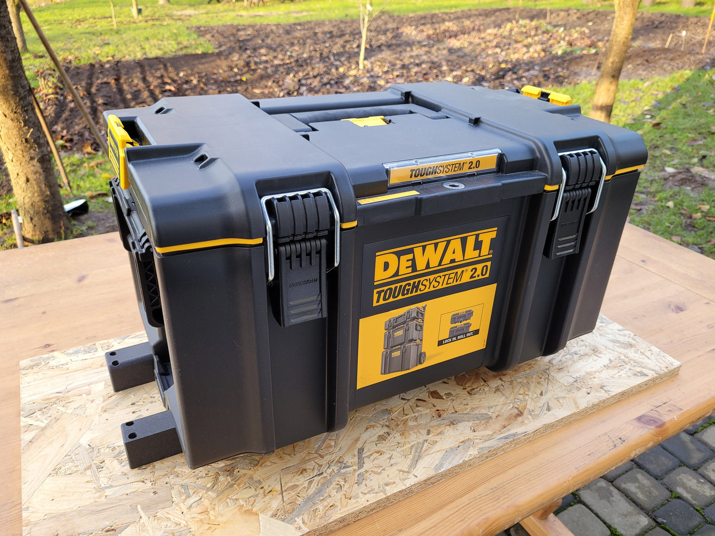 Clippable DeWalt Toughsystem 2.0 floor and wall mount (1 set)