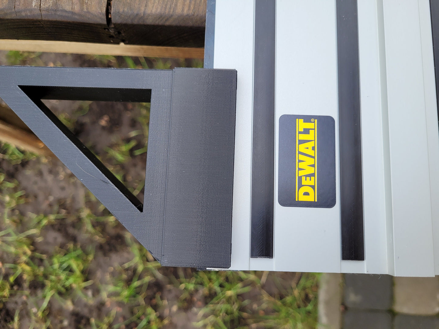 Track rail square fence for Dewalt rails