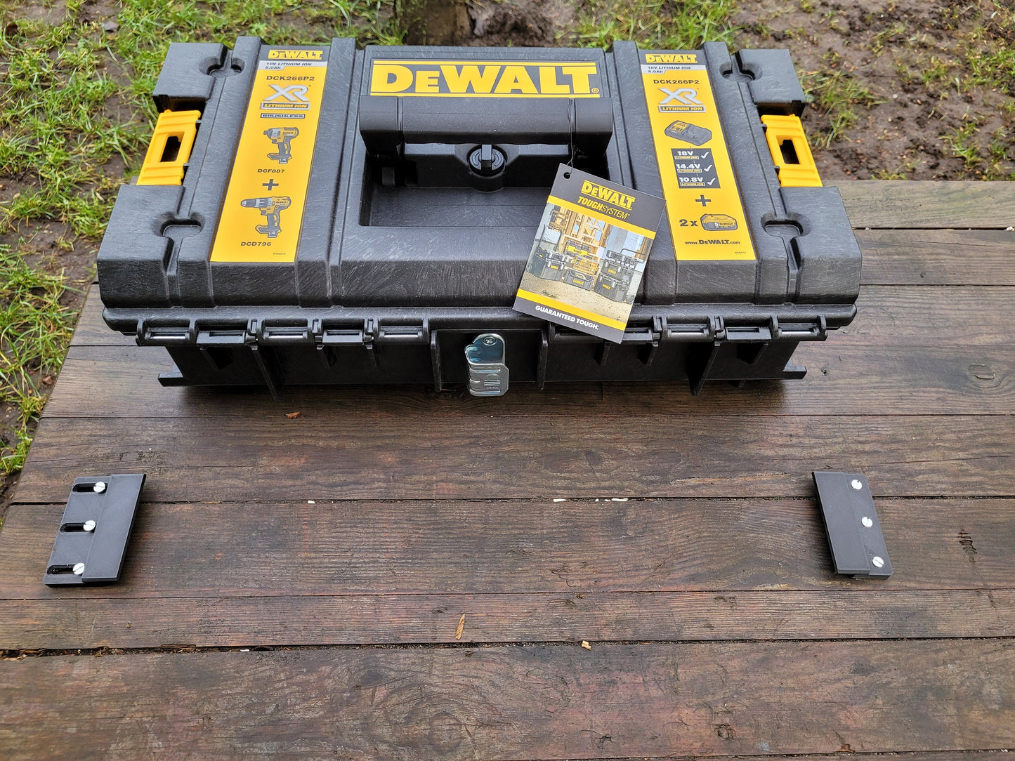 Holder mount for Dewalt Toughsystem